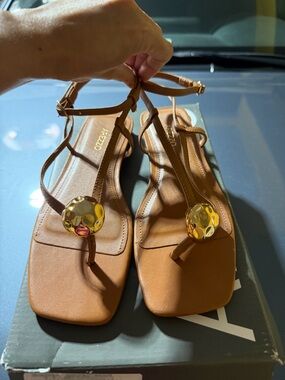 “New” Arezzo Tan T-Strap Sandals with Gold Medallion size5.5